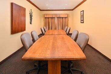 Отель Holiday Inn Express Morgantown, An Ihg