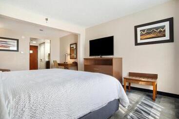 هتل Holiday Inn Express & Suites   Mobile   I 65, An Ihg