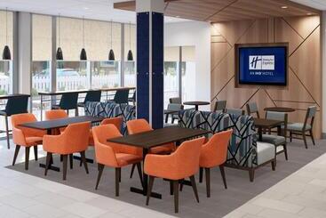 هتل Holiday Inn Express & Suites   Mobile   I 65, An Ihg