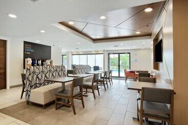 هتل Holiday Inn Express & Suites   Mobile   I 65, An Ihg
