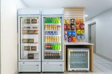 هتل Holiday Inn Express & Suites Wilmington University Center, An Ihg