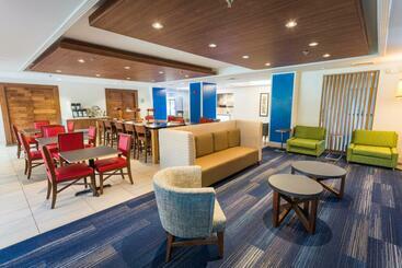 هتل Holiday Inn Express & Suites Wilmington University Center, An Ihg