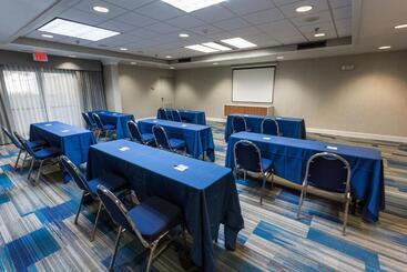 هتل Holiday Inn Express & Suites Wilmington University Center, An Ihg