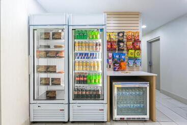 هتل Holiday Inn Express & Suites Wilmington University Center, An Ihg