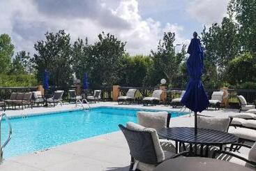 هتل Holiday Inn Express & Suites Wilmington University Center, An Ihg