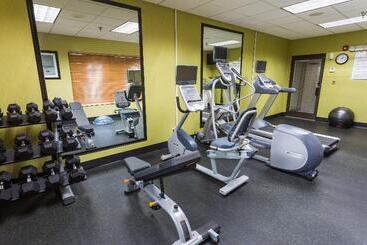 هتل Holiday Inn Express & Suites Wilmington University Center, An Ihg