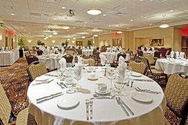 בית מלון כפרי Holiday Inn Purdue   Fort Wayne, An Ihg