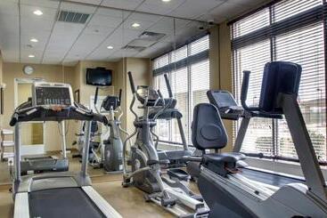 هتل Holiday Inn Meridian East I 59 / I 20