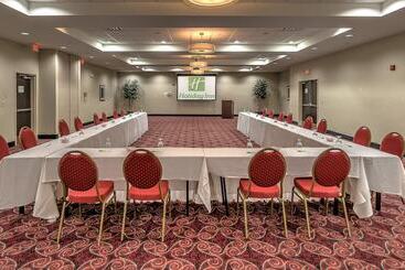 هتل Holiday Inn North Quail Springs, An Ihg
