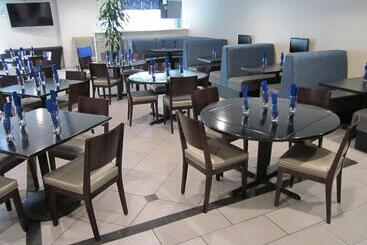 هتل Holiday Inn Oceanside Marina Camp Pendleton, An Ihg
