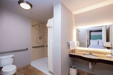 هتل Homewood Suites By Hilton Portland