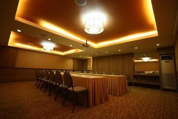 هتل One Tagaytay Place