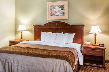 هتل Quality Inn & Suites Ann Arbor Hwy 23