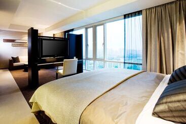 هتل Ramada Plaza By Wyndham Suwon
