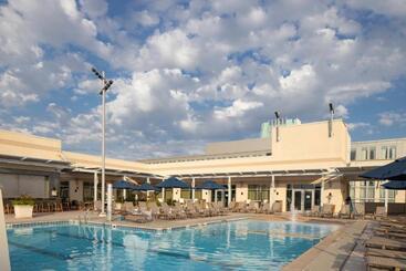 Renaissance Montgomery Hotel & Spa At The Convention Center