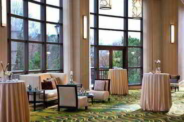 هتل Renaissance Raleigh North Hills