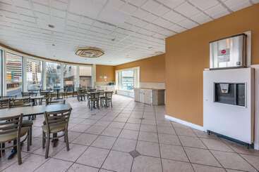 هتل Rodeway Inn Oceanview