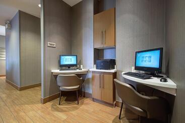 هتل Springhill Suites Harrisburg Hershey
