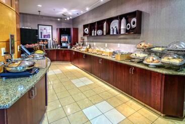 هتل Springhill Suites By Marriott New Bern