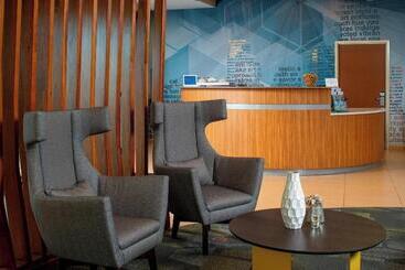 هتل Springhill Suites St. Louis Airport/earth City