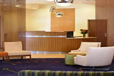 هتل Springhill Suites St. Louis Airport/earth City