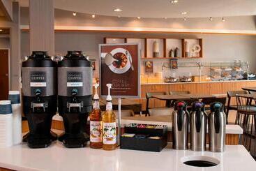 هتل Springhill Suites St. Louis Airport/earth City