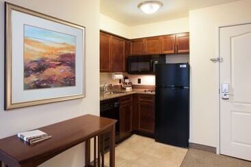 هتل Staybridge Suites El Paso Airport, An Ihg