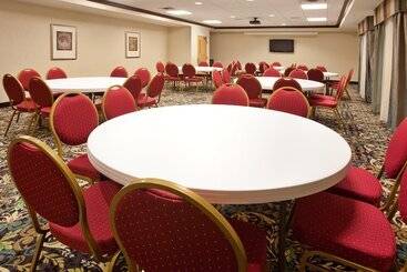 هتل Staybridge Suites Elkhart North, An Ihg