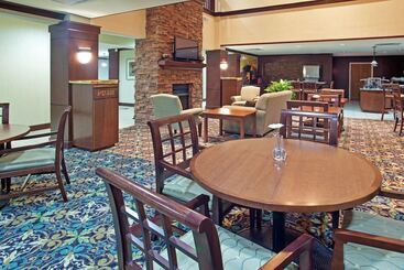هتل Staybridge Suites Elkhart North, An Ihg