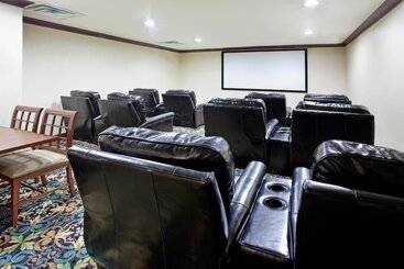 هتل Staybridge Suites Elkhart North, An Ihg