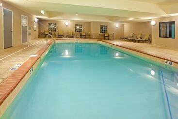هتل Staybridge Suites Elkhart North, An Ihg