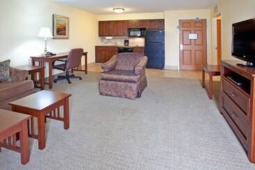 هتل Staybridge Suites Elkhart North, An Ihg