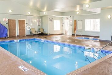 هتل Staybridge Suites Fargo By Ihg