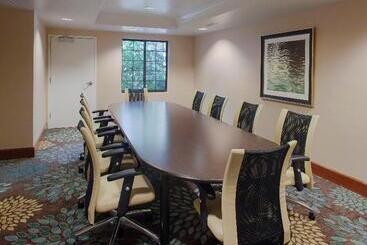 هتل Staybridge Suites Fayetteville, An Ihg