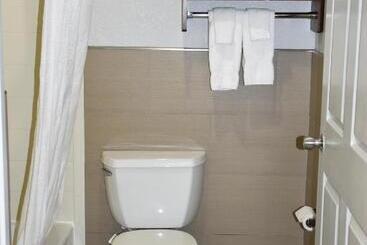 هتل Super 8 By Wyndham Houston Hobby Airport South