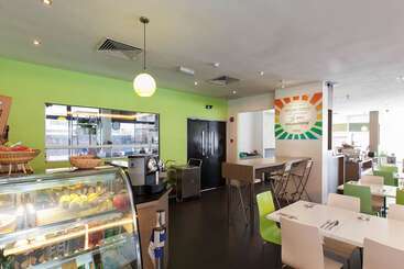 هتل The Limetree