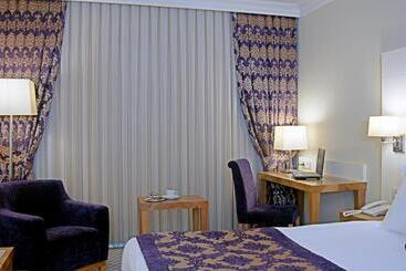 Tugcu Hotel Select
