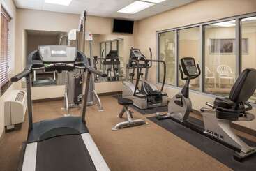هتل Wingate By Wyndham Spokane Airport