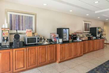 هتل Wingate By Wyndham Spokane Airport