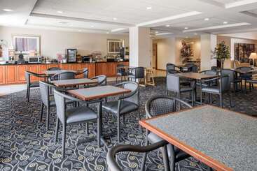 هتل Wingate By Wyndham Spokane Airport