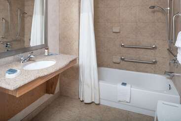 هتل Wingate By Wyndham Spokane Airport