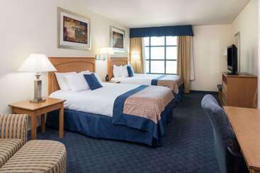 هتل Wingate By Wyndham Spokane Airport
