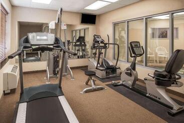 هتل Wingate By Wyndham Spokane Airport