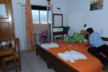 Kastro Beach Apartments