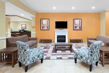 Microtel Inn & Suites By Wyndham Greenville/university Medic