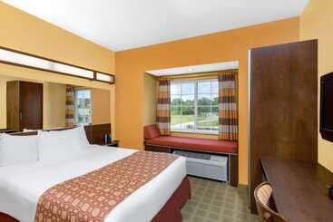 Microtel Inn & Suites By Wyndham Greenville/university Medic