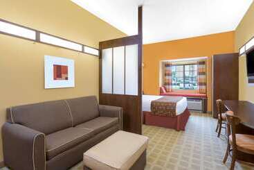 Microtel Inn & Suites By Wyndham Greenville/university Medic