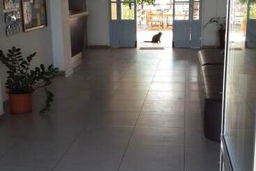 هتل Captain Karas Holidays Apartments