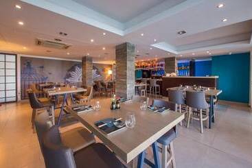 هتل Captain Karas Holidays Apartments