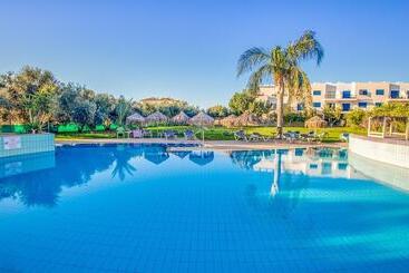 هتل Captain Karas Holidays Apartments
